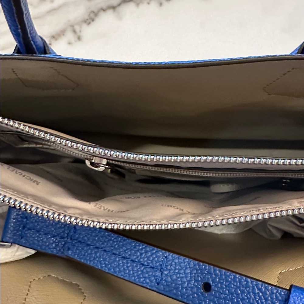 NWOT Michael Kors Royal Blue Crossbody Bag with Silver Padlock - Picture 8 of 8